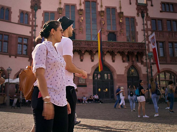 junge Fachkräfte und Pfleger*innen in der Stadt